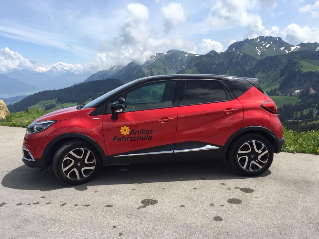 Renault Captur 1.6 Intens — Schaltgetriebe Fahrschulauto